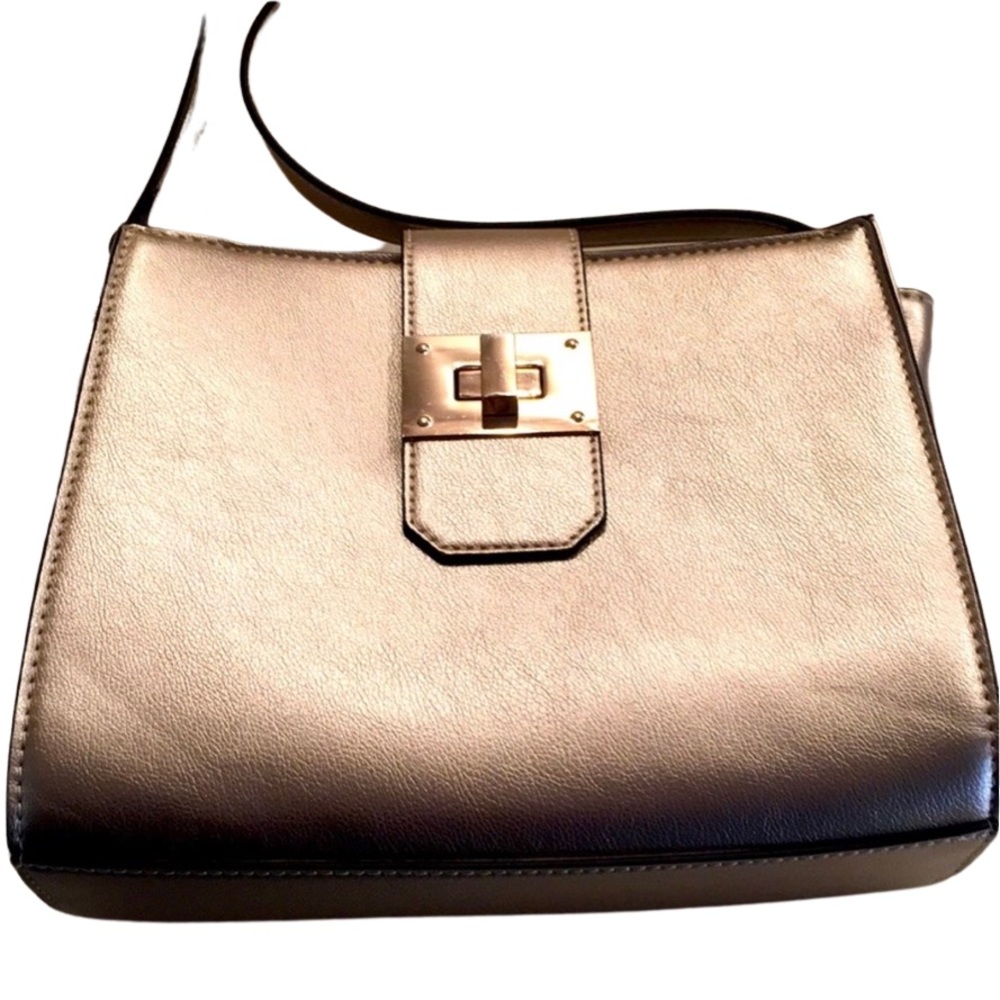 NWT Kelly & Katie crossbody handbag